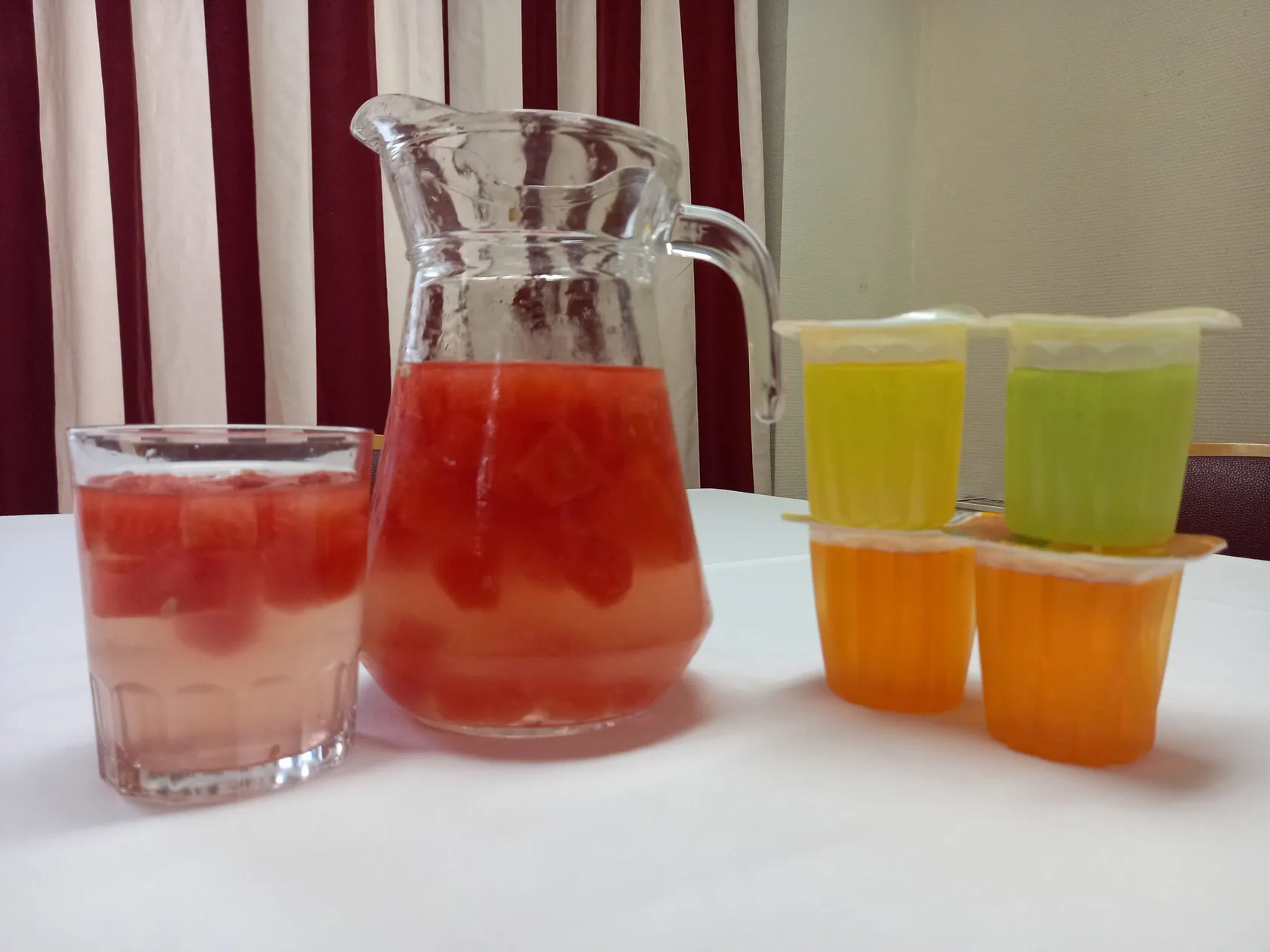 DomusVi-Stella-Maris-agua-frutas-002-scaled.jpg