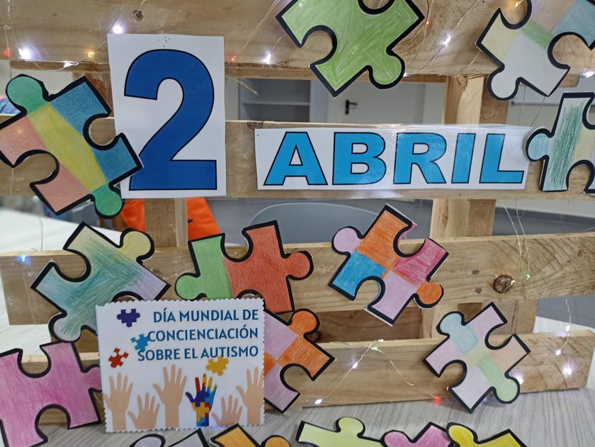 DIA-DEL-AUTISMO-DOMUSVI-VALDEMORO-4-scaled.jpg