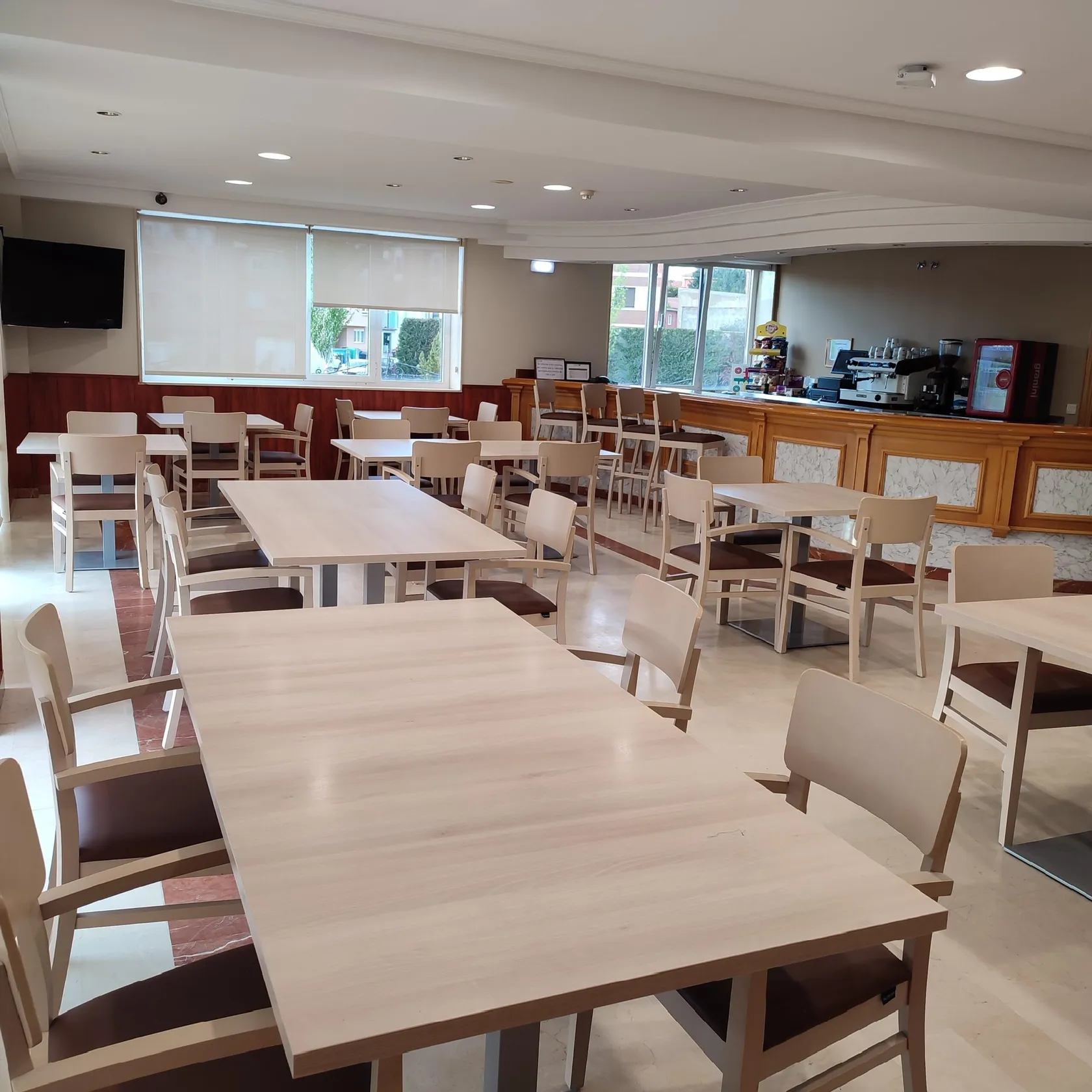 cafeteria-scaled.jpg