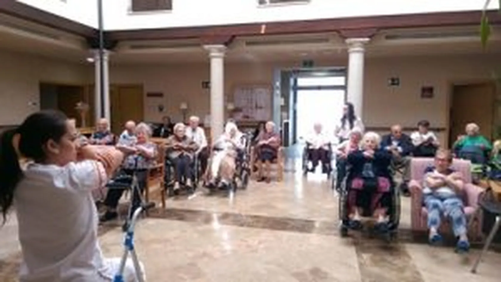 Gerontogimnasia-Condes-Corbull1-300x169.jpg