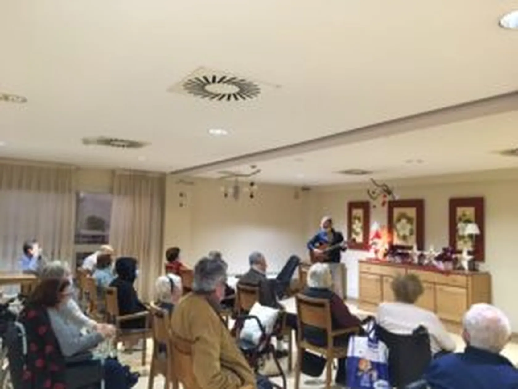 Juanjo-N.-Cantante11-300x225.jpg