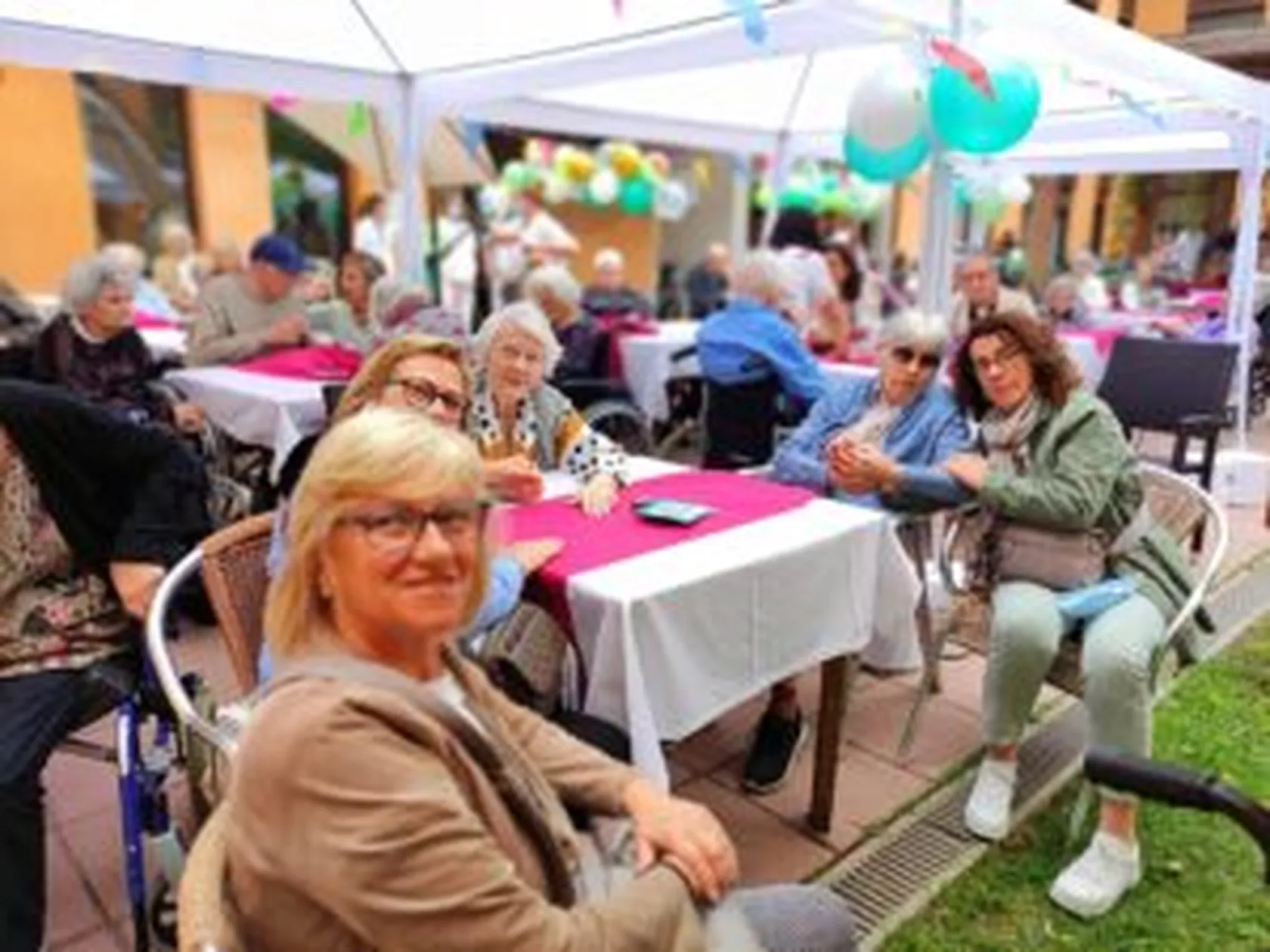 Domusvi-LaSalut-Aniversario-2-300x225.jpg