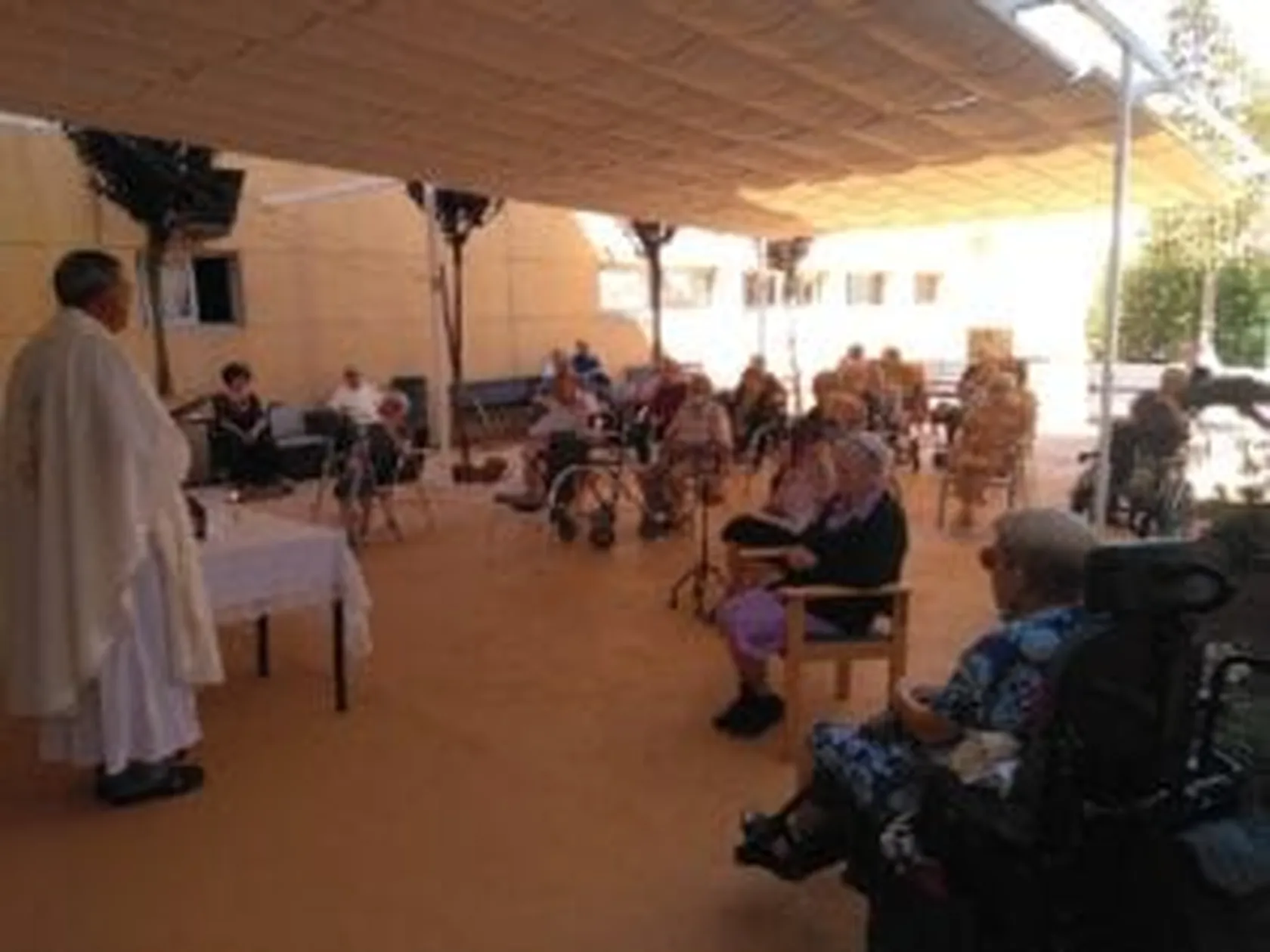 misa-confinamiento-15-300x225.jpg