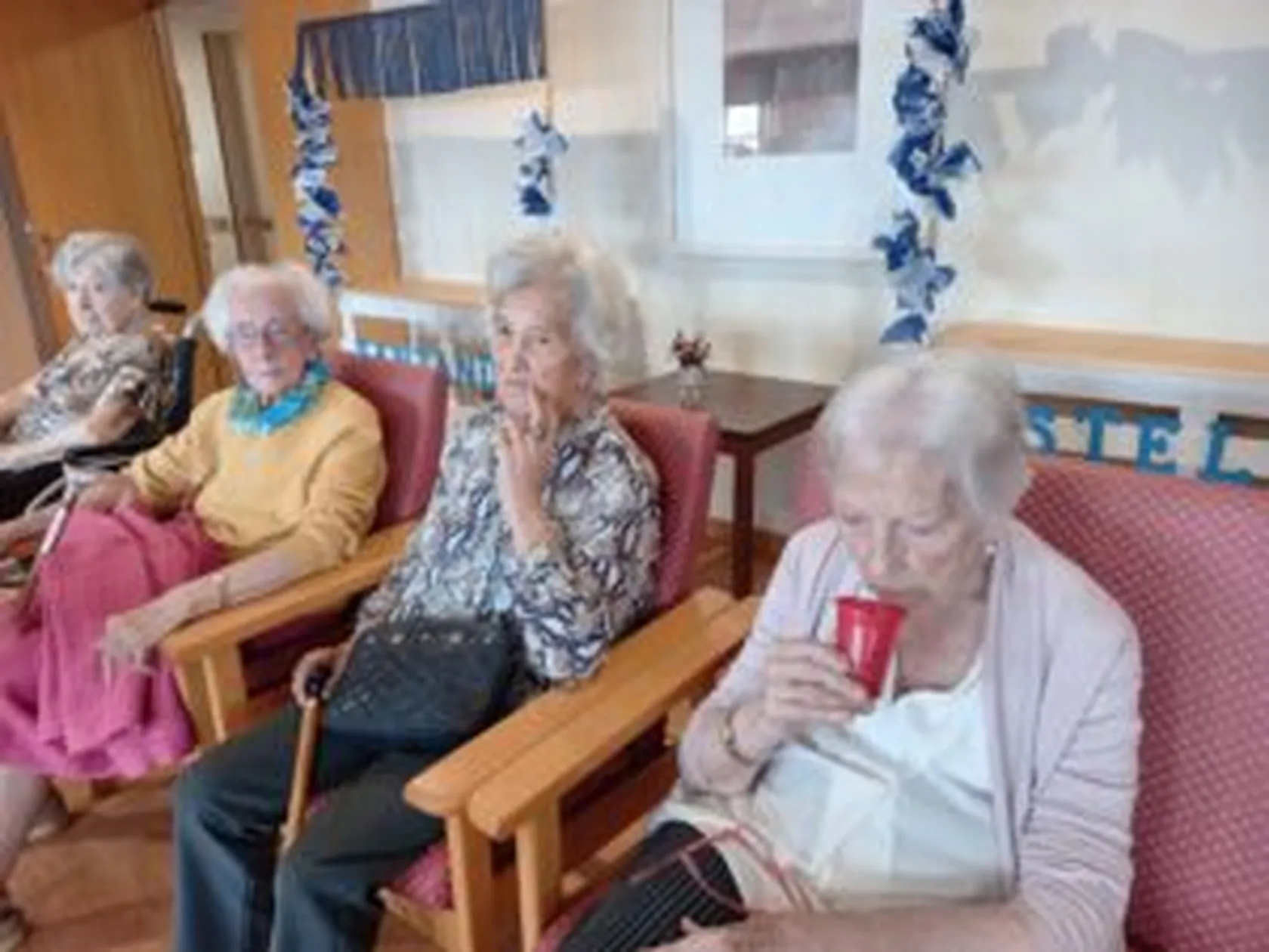 DomusVi-Stella-Maris-Abuelolimpiadas-001-300x225.jpg