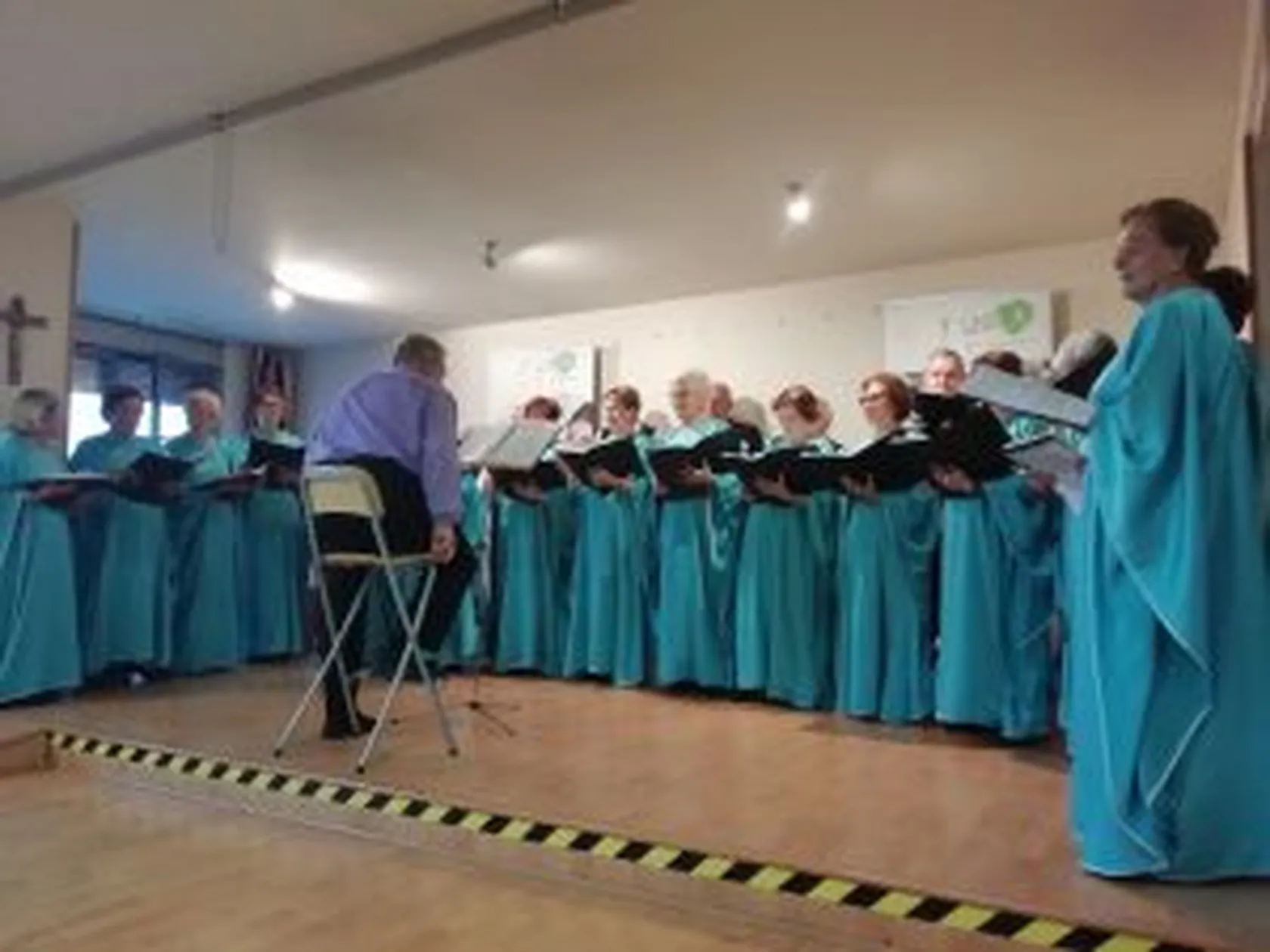 DomusVi-Stella-Maris-Coro-Cañadio-004-300x225.jpg