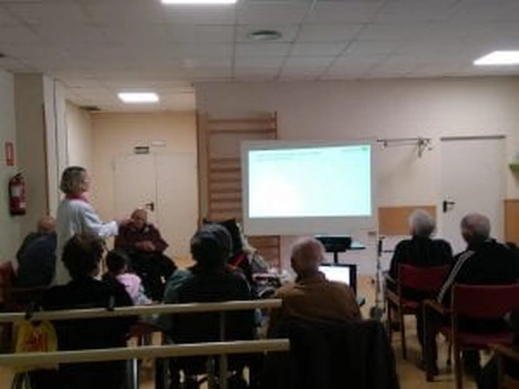 DomusVi-Valdemoro-taller-memoria-y-edad-300x225.jpg