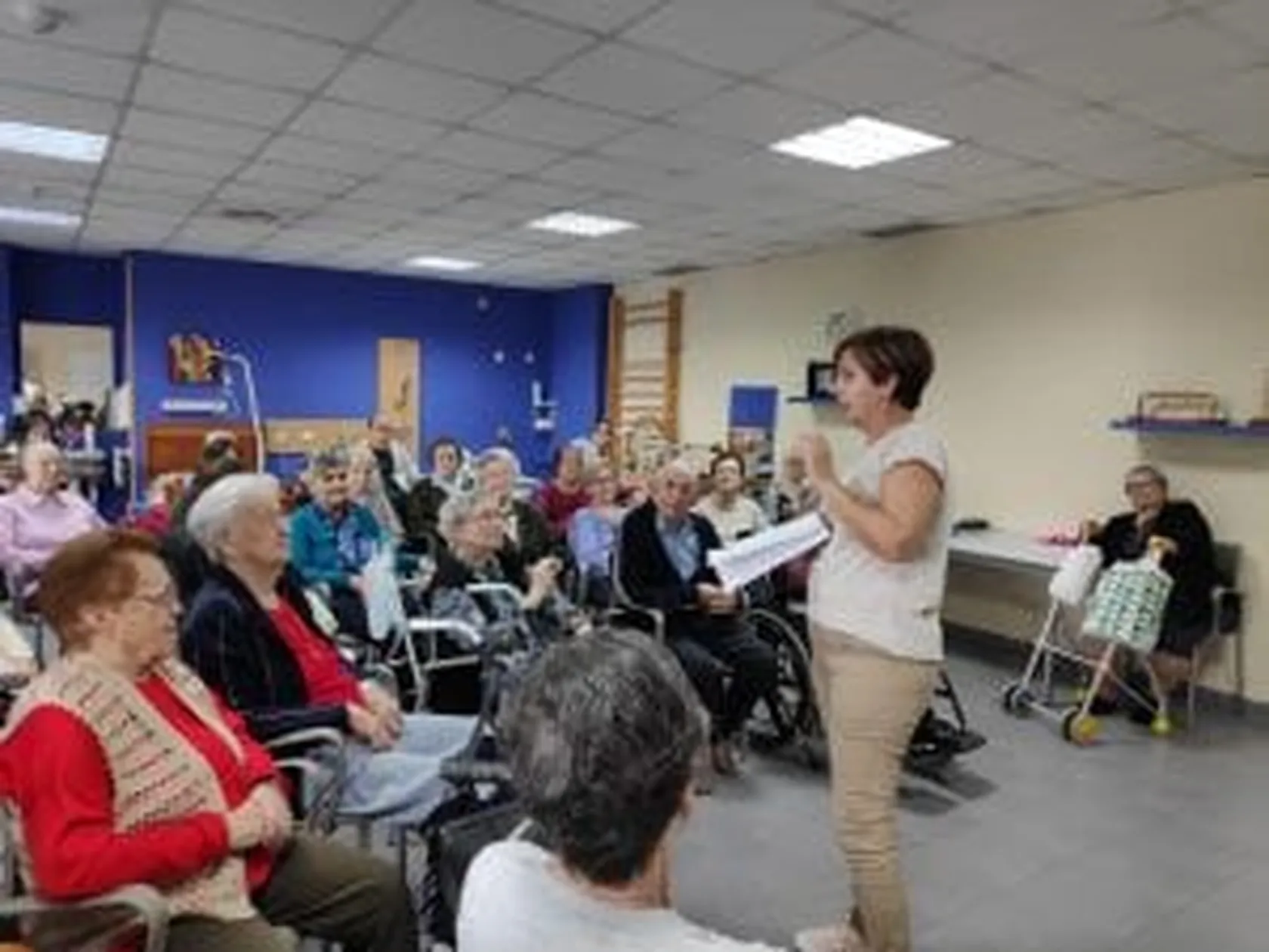 DOMUSVI-VALDEMORO.-TALLER-POESIA-29-04-20192-1-300x225.jpeg