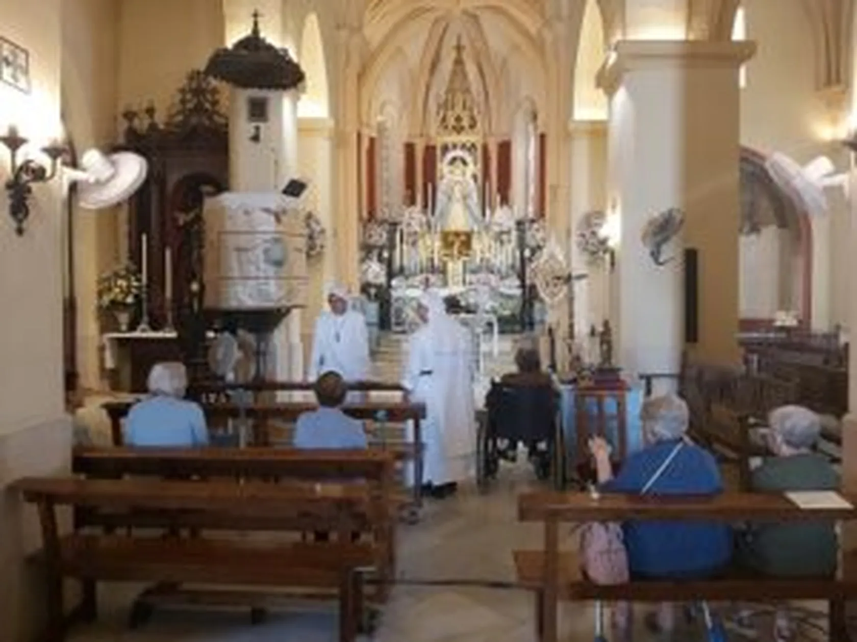 Virgen-del-aguila-DomusVi-Alcala-de-Guadaira-2-300x225.jpg