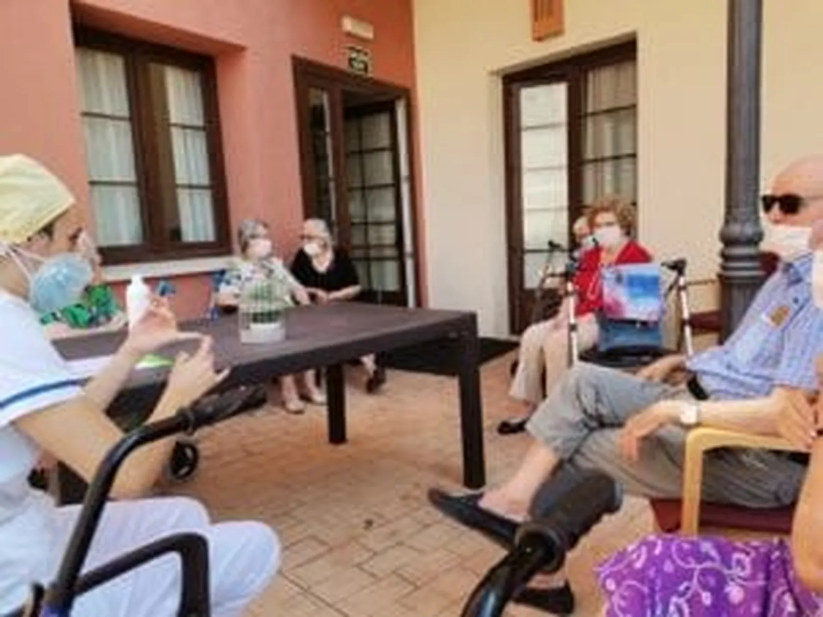 Charla-Covid-CCorbull1-300x225.jpg