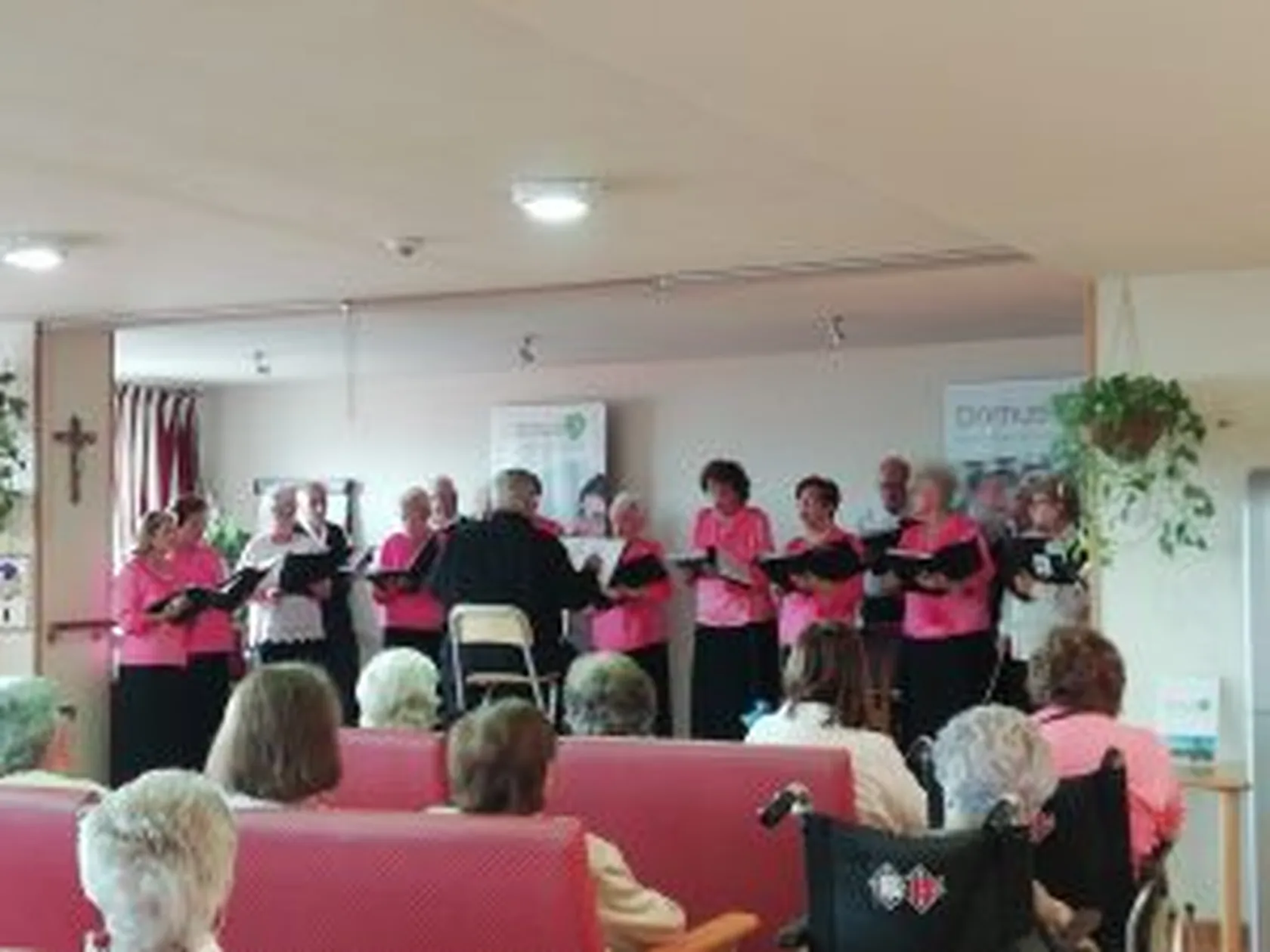 DomusVi-Stella-Maris-Coro-Concha-Espina-001-300x225.jpg