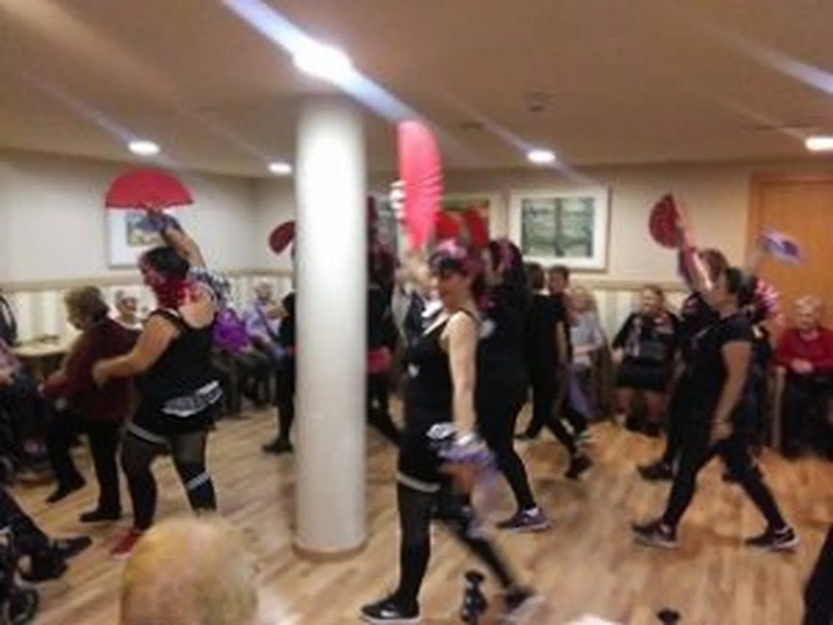 Taller-de-baile-AV-La-Merced-CCorbull-5-300x225.jpg