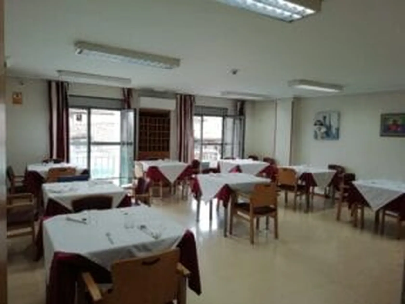 DomusVi-Stella-Maris-comedor-001-300x225.jpg