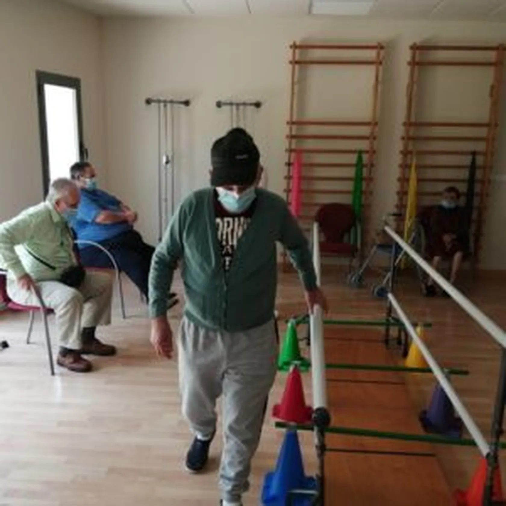 Parkinson2-300x300.jpg