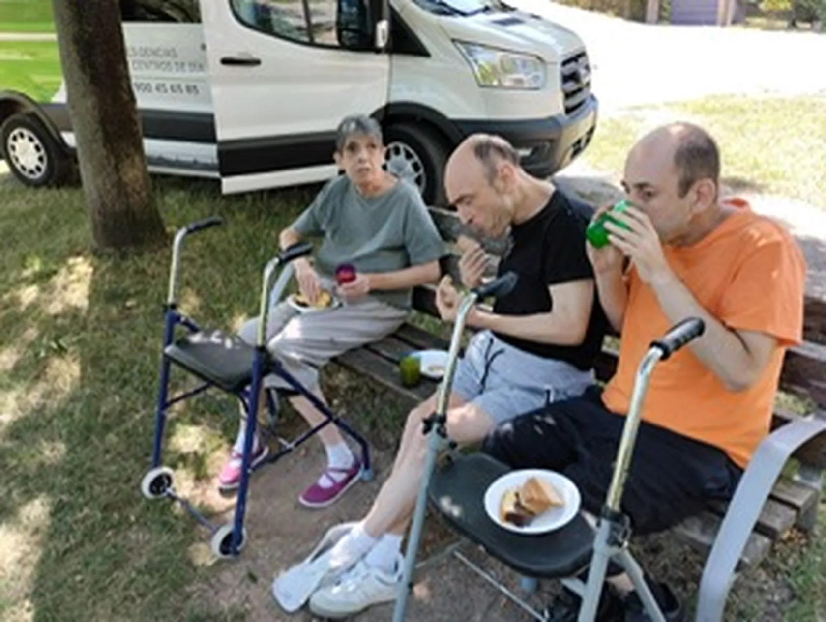 b7379374-d56d-4cb5-84a6-c2c72630af60.jpg