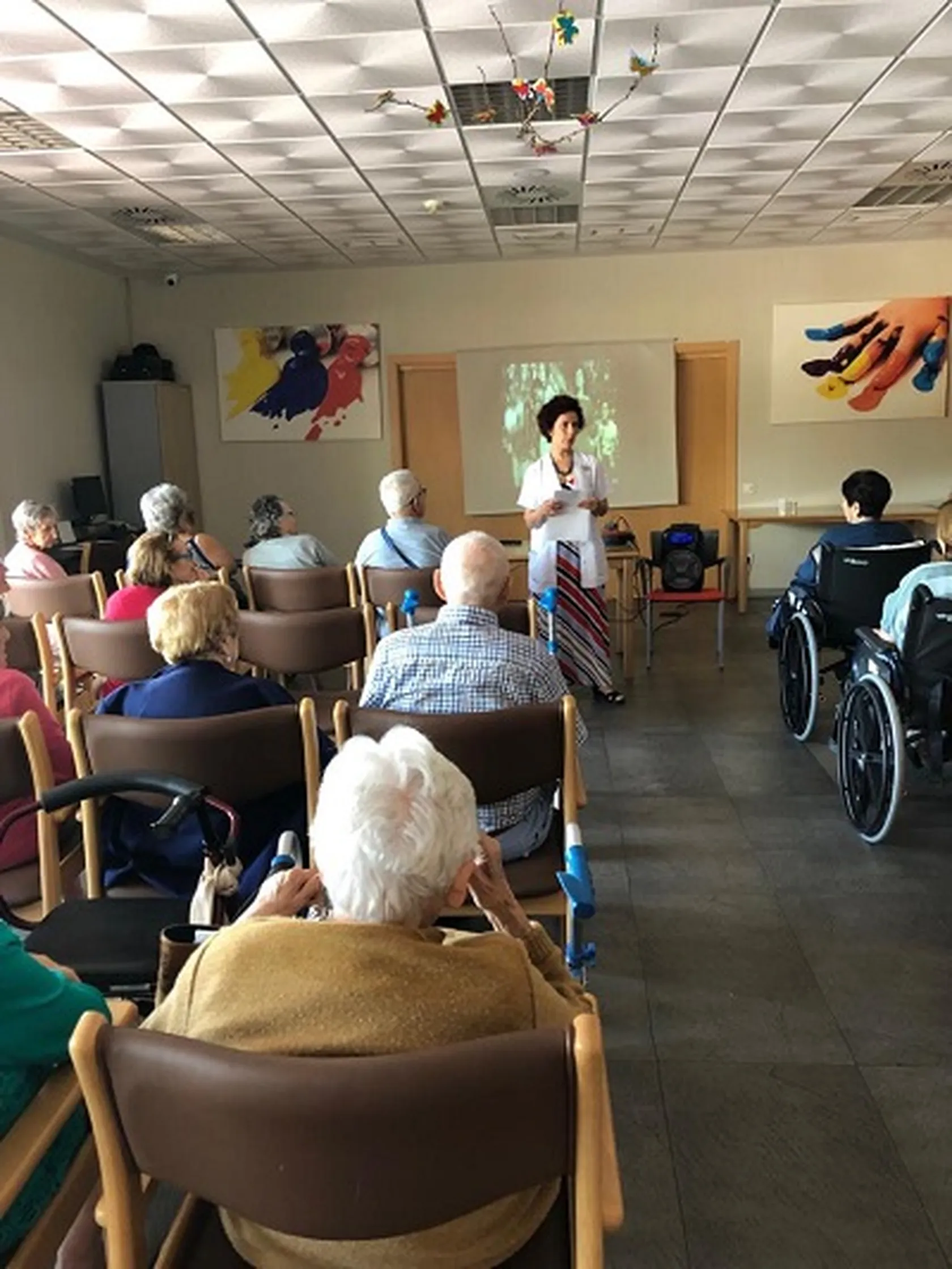 Musicoterapia-DomusVi-Alcalá-de-Guadaíra.jpg