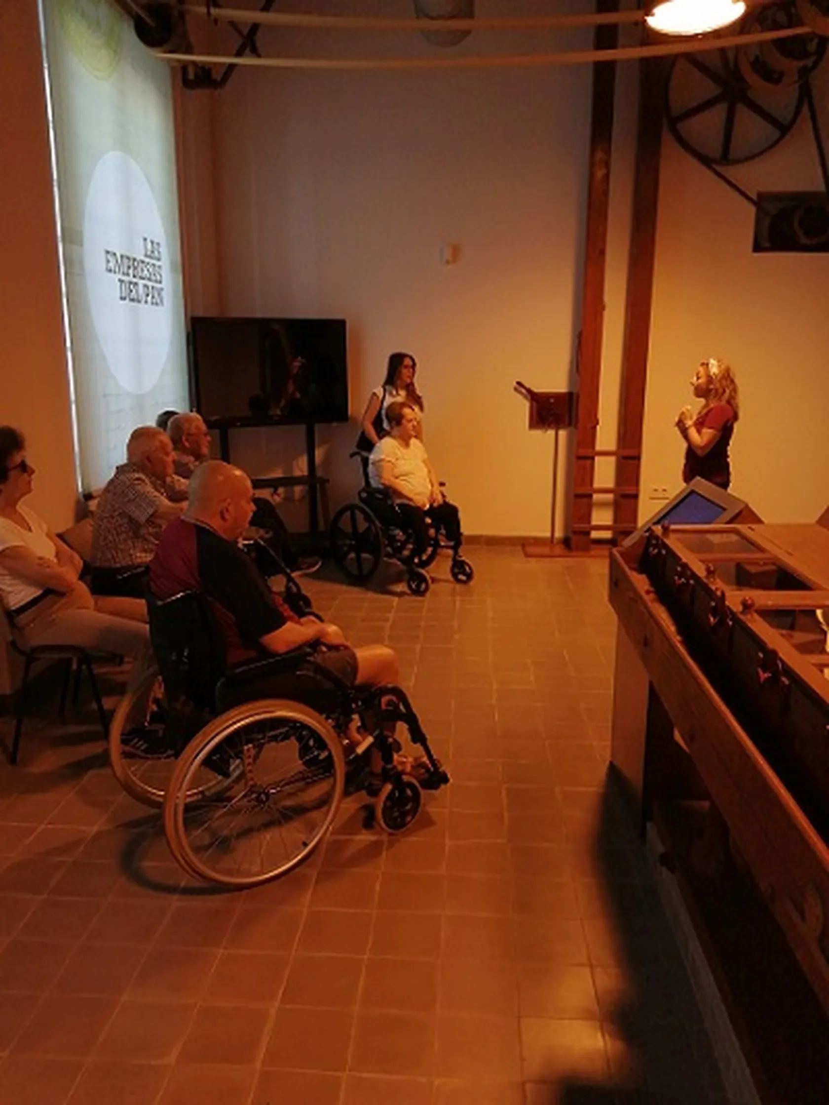 Excursión-a-la-harinera-DomusVi-Alcalá-de-Guadaíra.jpg