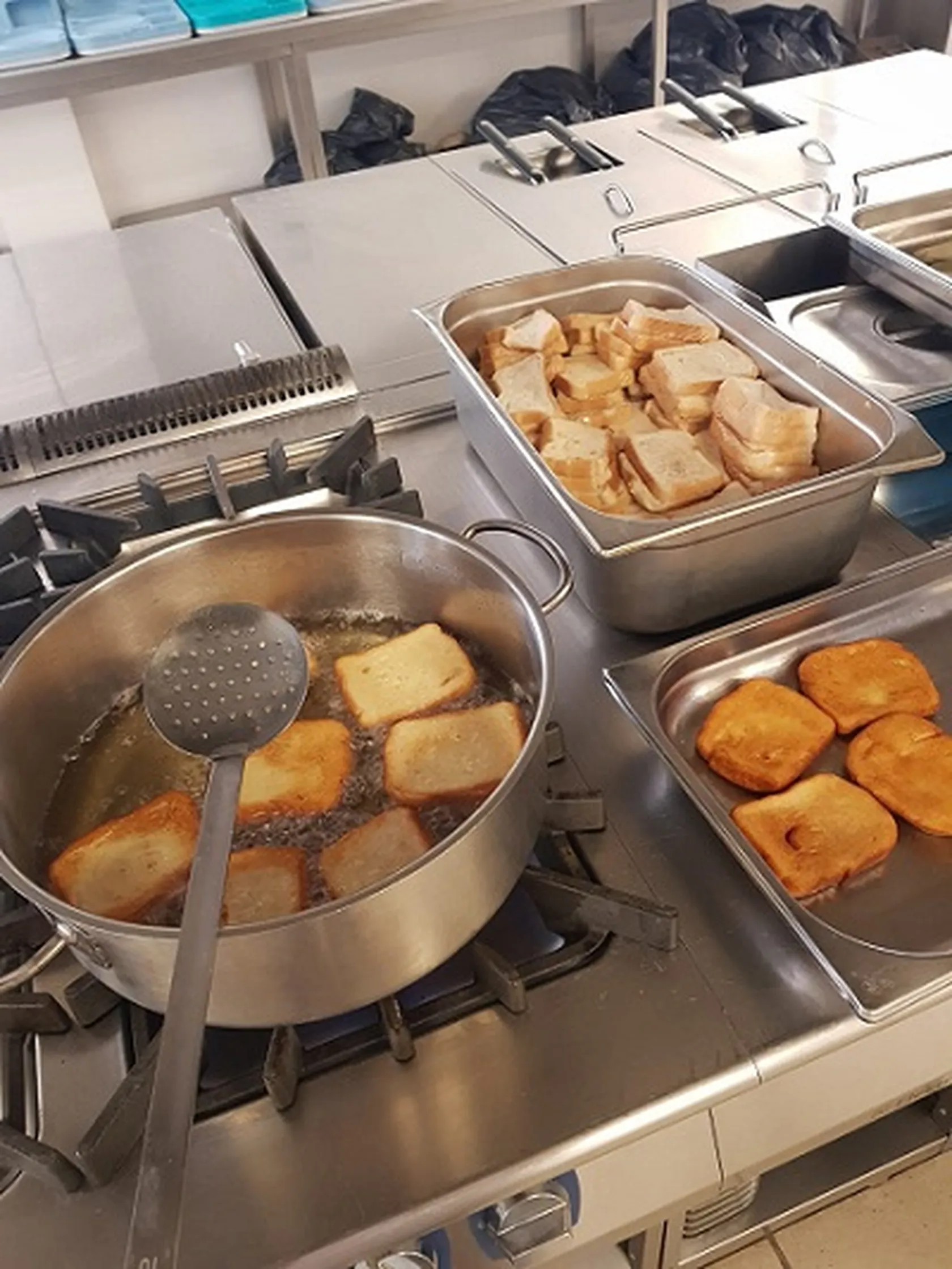 Hacemos-torrijas-en-DomusVi-Alcalá-de-Guadaíra.jpg