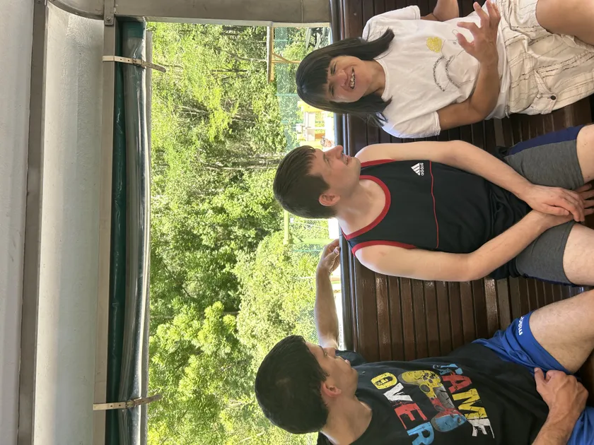 9a6c266b-e5de-4cd5-9e89-f155a227cd0f.jpg