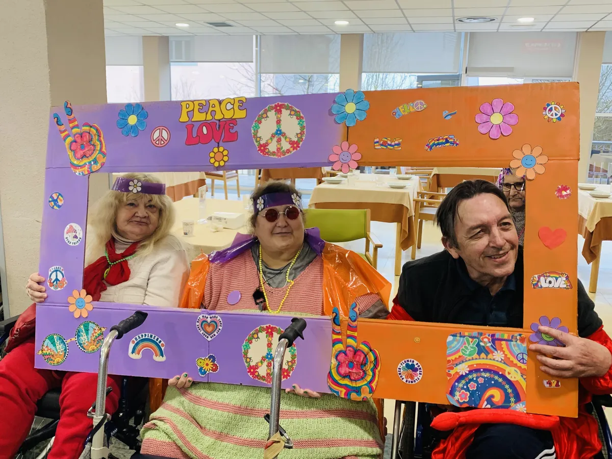 Fiesta temática en la residencia de ancianos