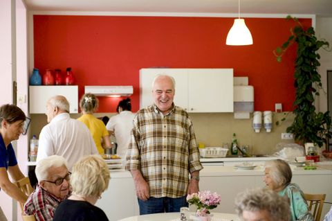 advita pflege Senior Lachen