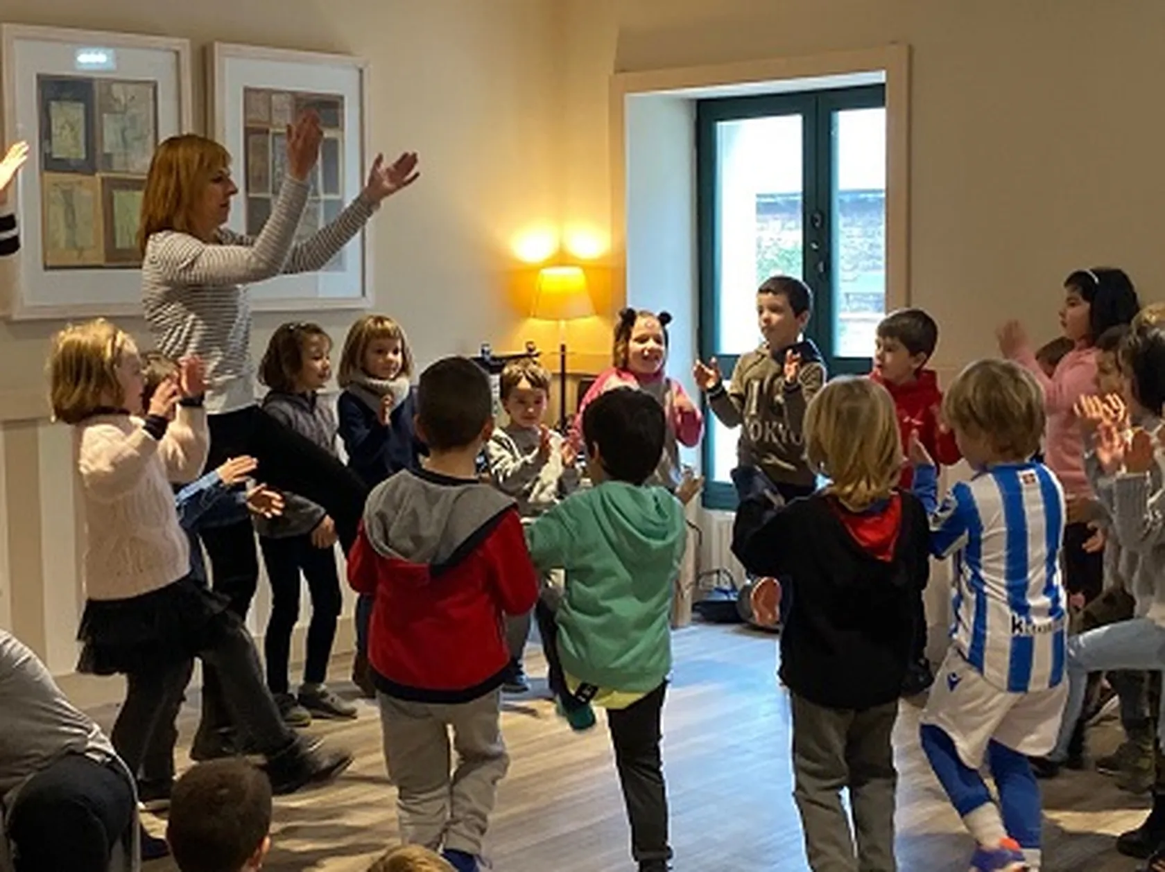 BAILANDO-5.jpg