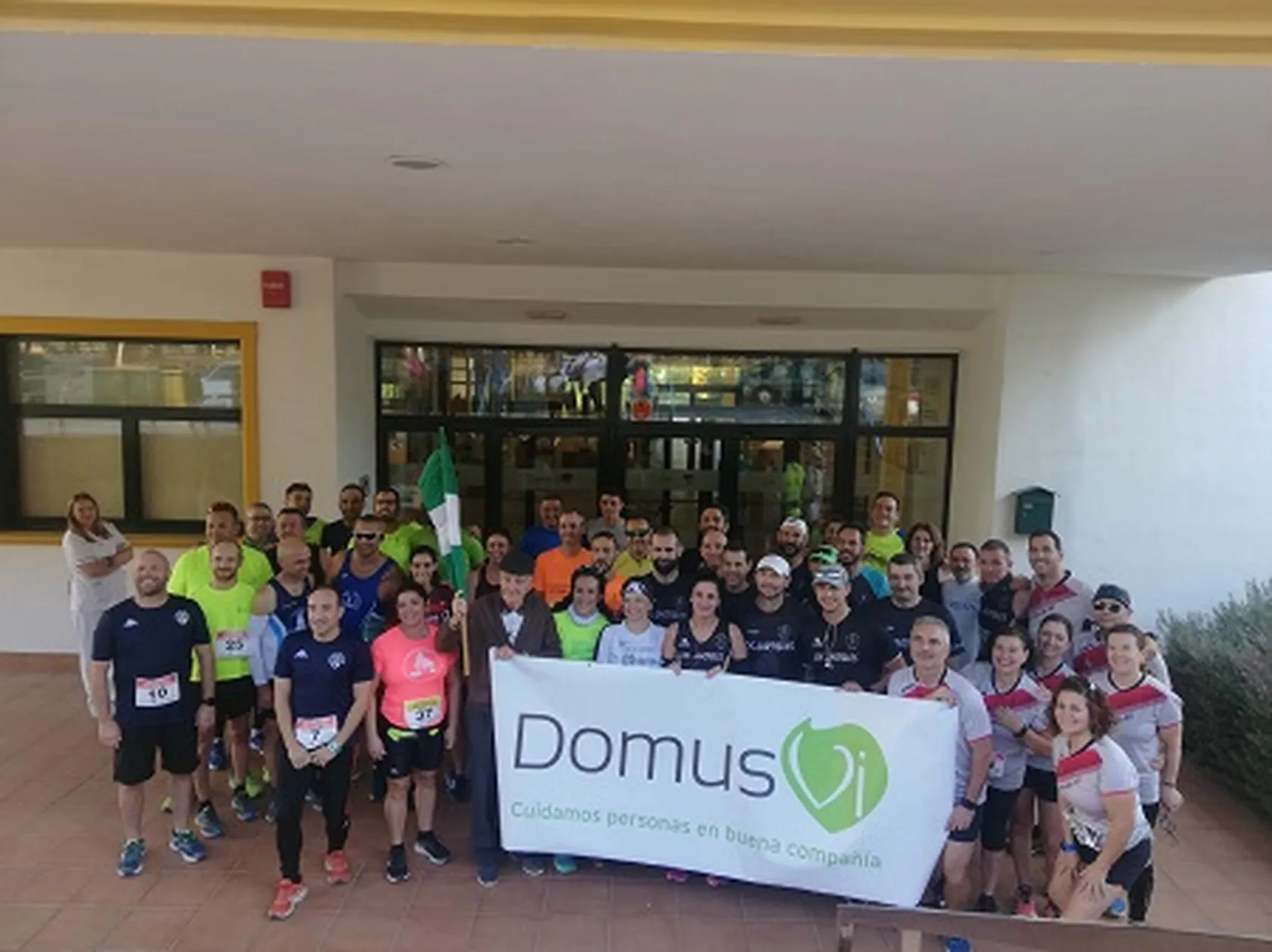 DomusVi-Alcalá-de-Guadaíra-y-Grupo-cultural-y-deportivo-el-naranjo.jpg