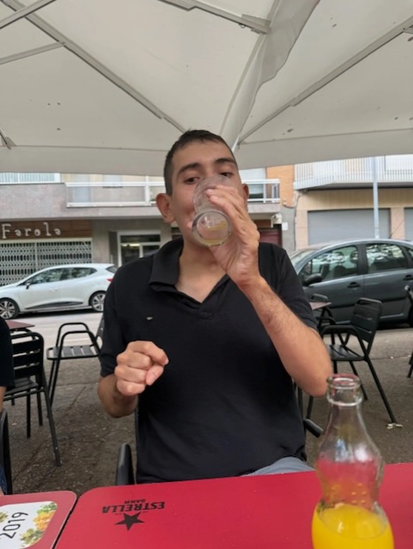 68bbe1ee-788c-4022-b264-c9f145151eaf.jpg