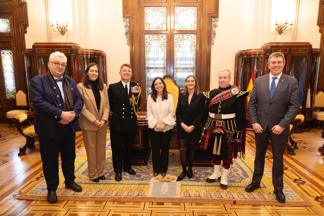 entrega de la medalla de oro