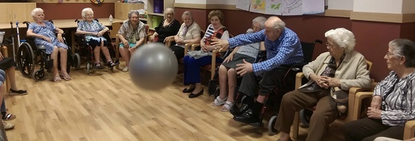 Estimulación-cognitiva-balón-Condes-Corbull-1e.jpg