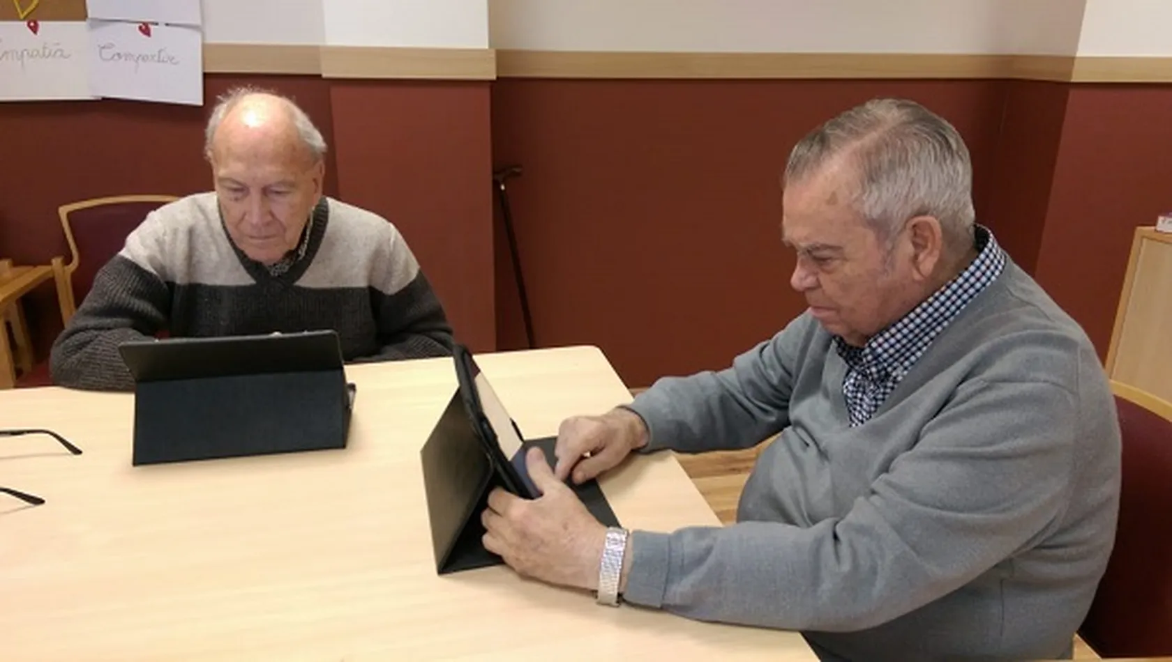 Tablet-Condes-Corbull-1c.jpg
