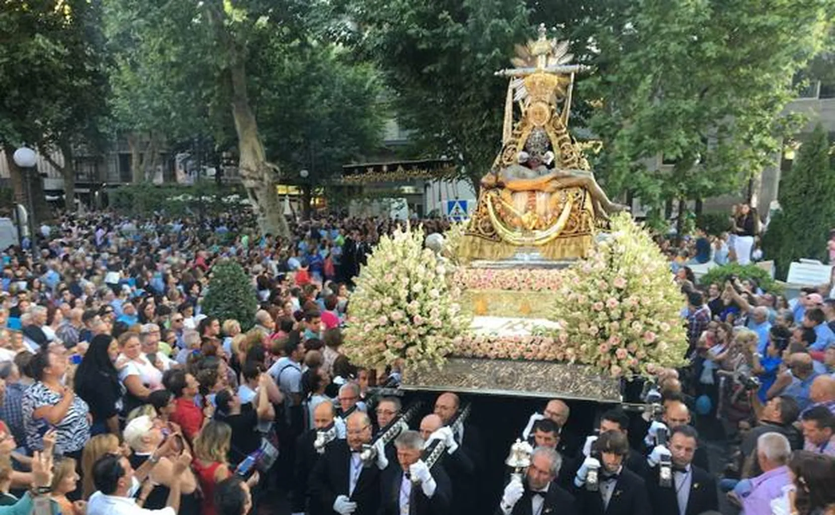 virgen-angustias-kTKB-U601078304911S0G-624x385@Ideal.jpg