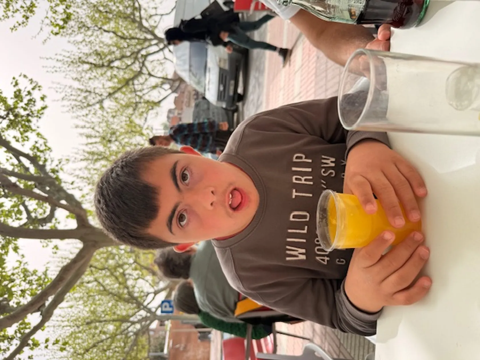 ea0352c5-bfca-4d8c-b4da-4ac66d0880e9.jpeg