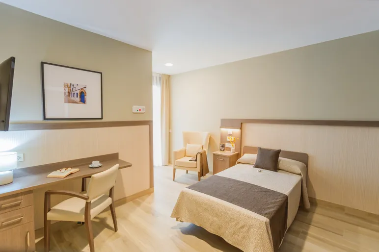 Habitación individual residencia ancianos Gavà
