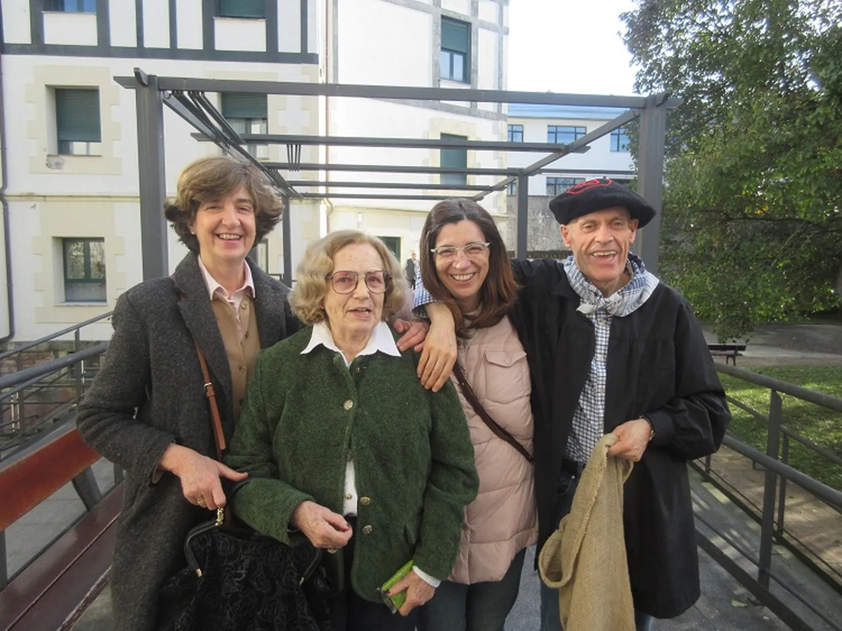 FAMILIA-SAENZ-2.jpg