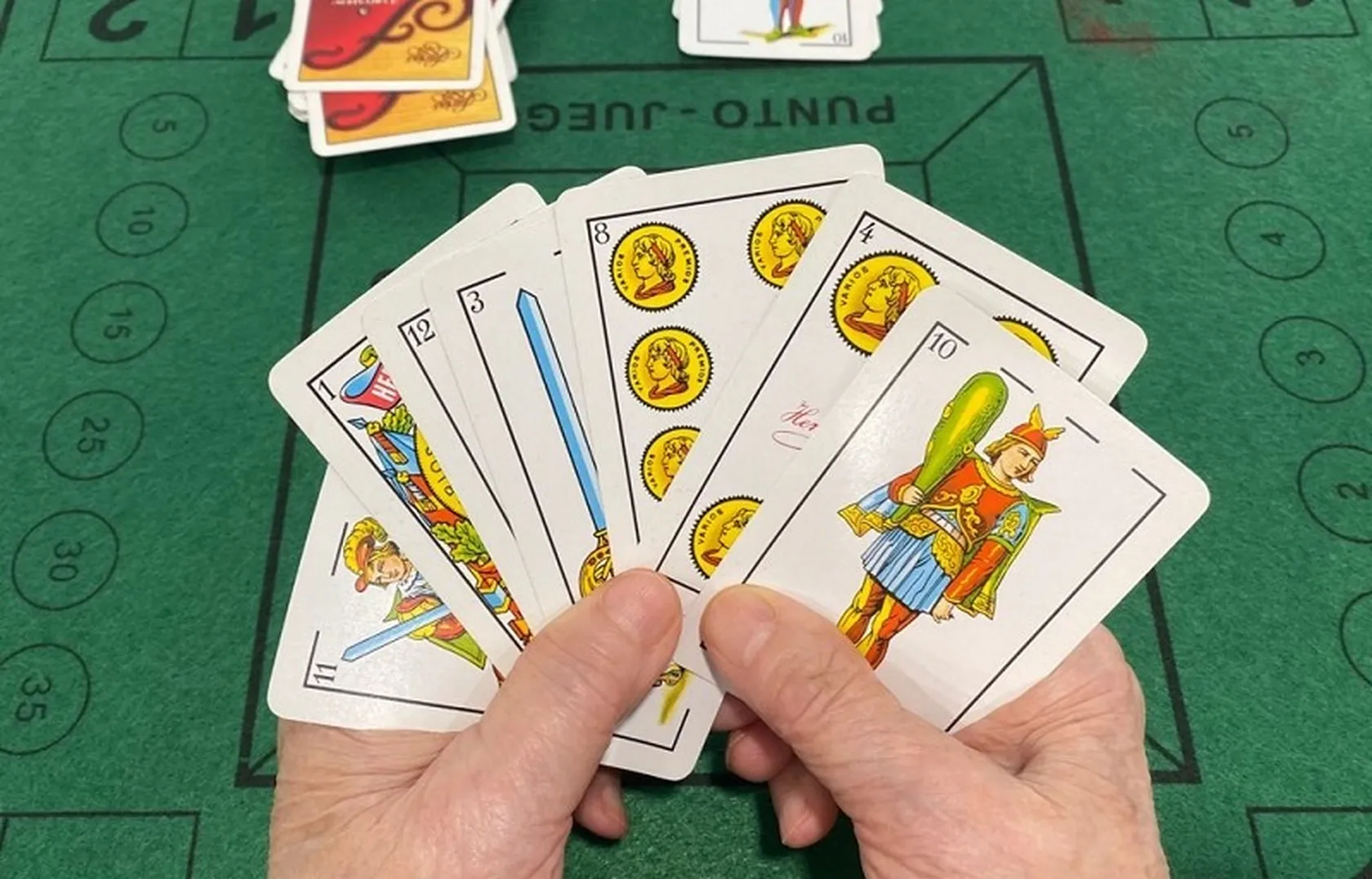Juegos-de-Mesa-DomusVi-Ribadumia.jpeg