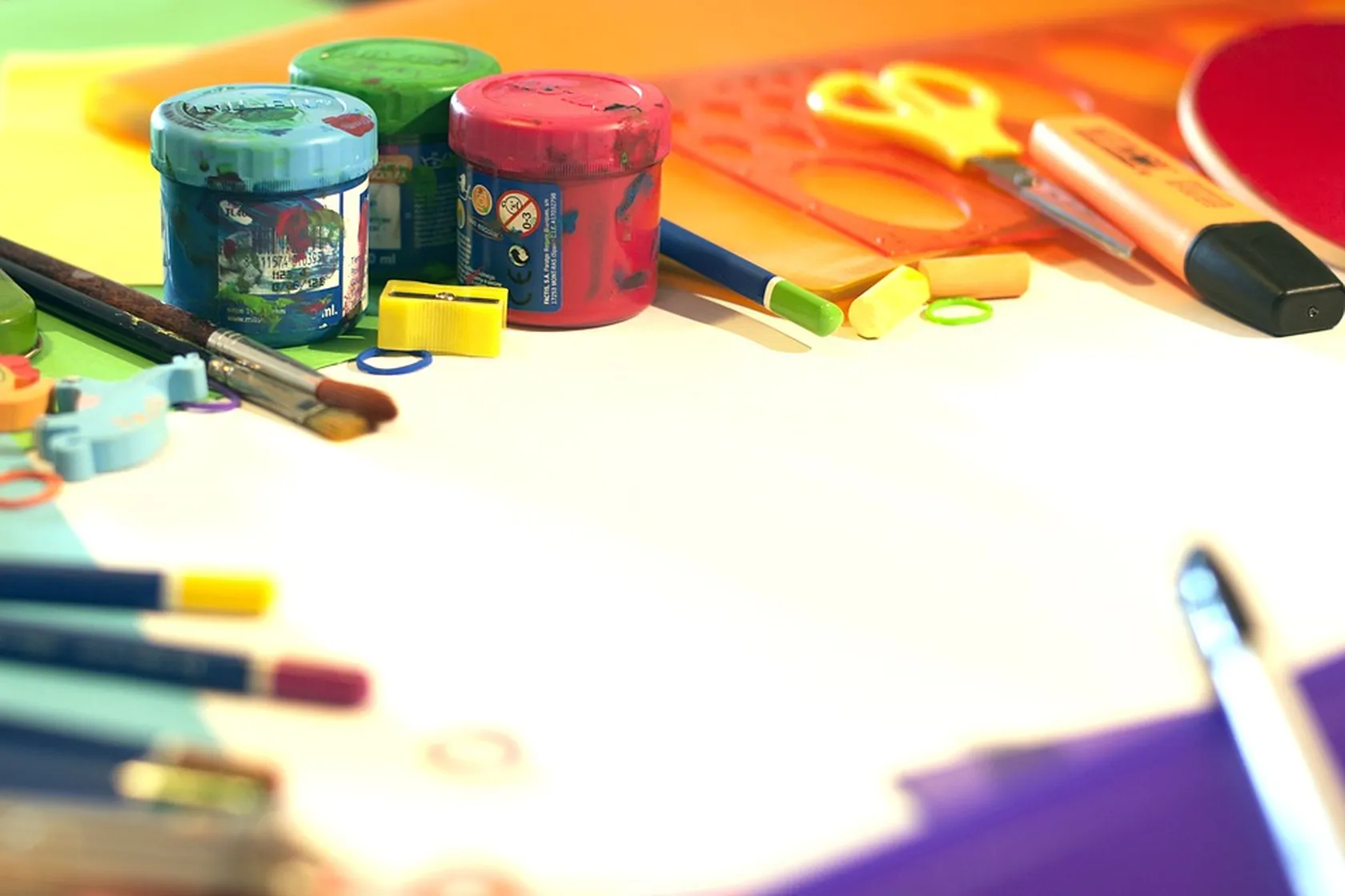 school-supplies-1695564_960_720.jpg