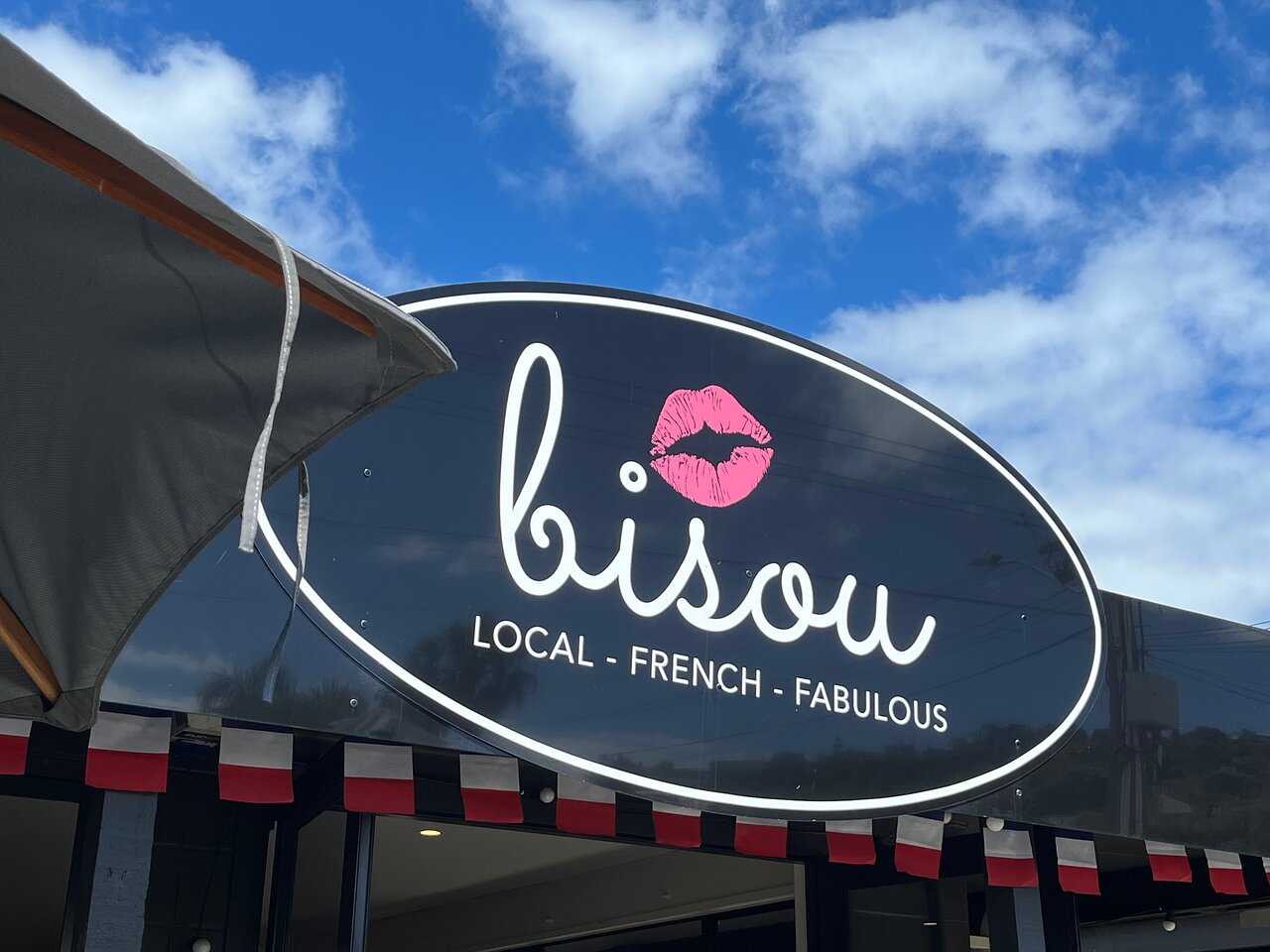 Bisou Cafe Sign