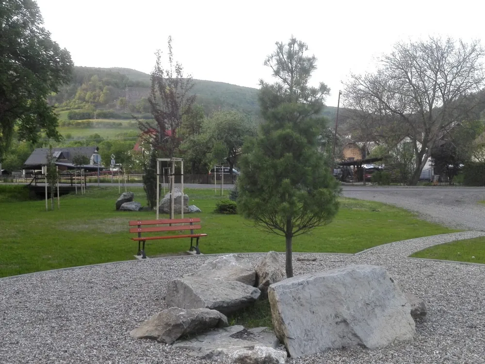 Park v obci Mestečko – Mestečko, fotografia 1