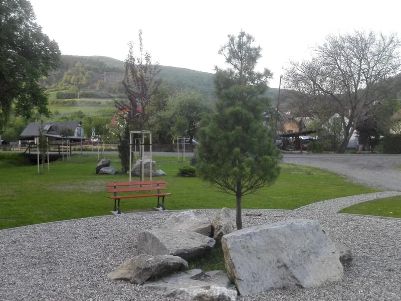 Park v obci Mestečko – realizácia záhrady Mestečko