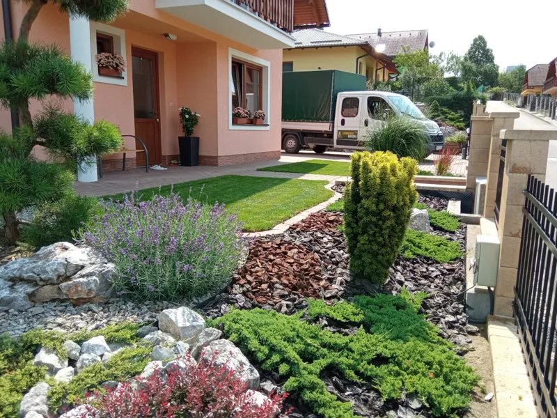 Záhrada v Pružine – realizácia záhrady Pružina