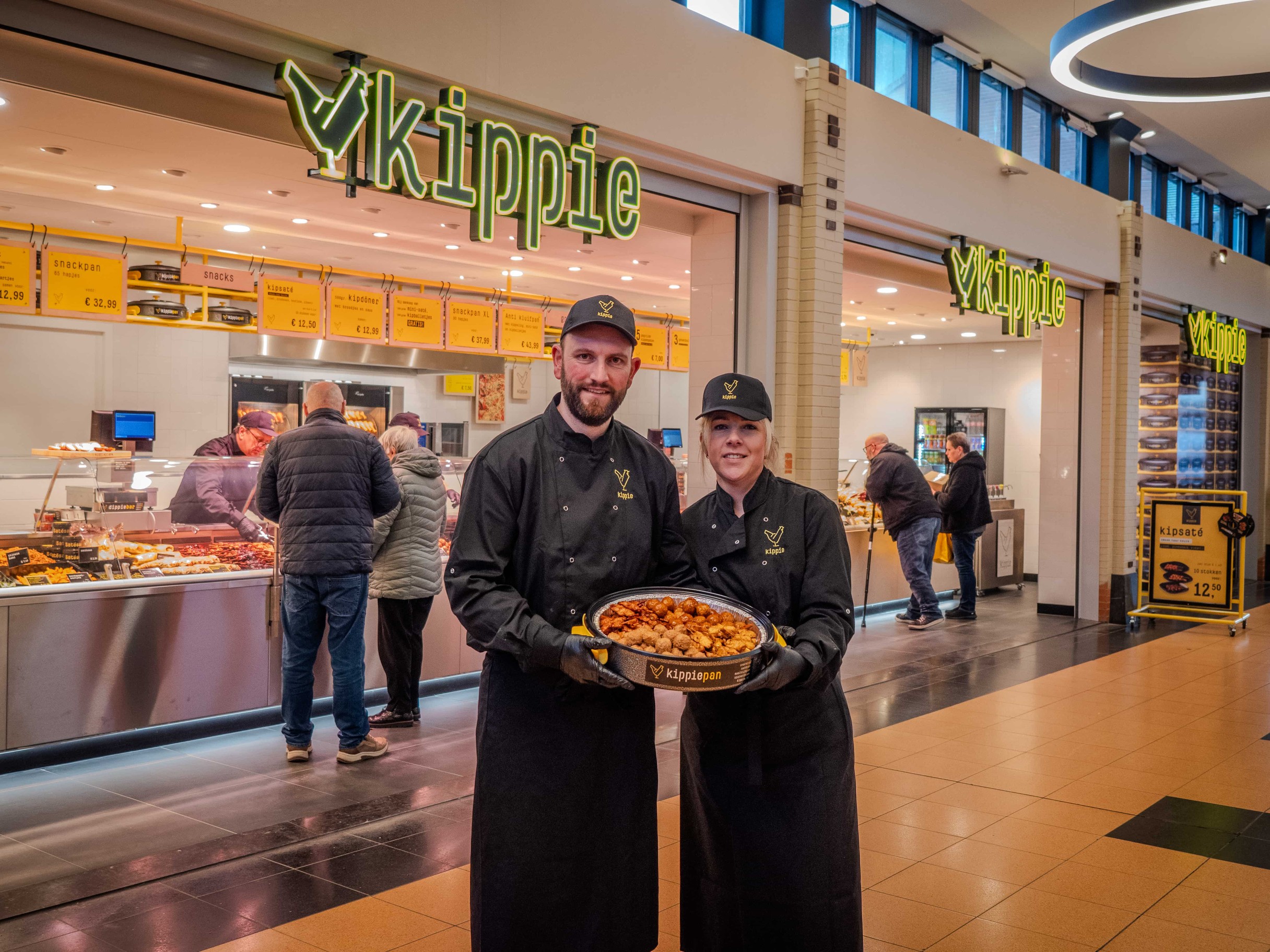 Michel en Milou Lustig voor de Kippie winkel in Malden
