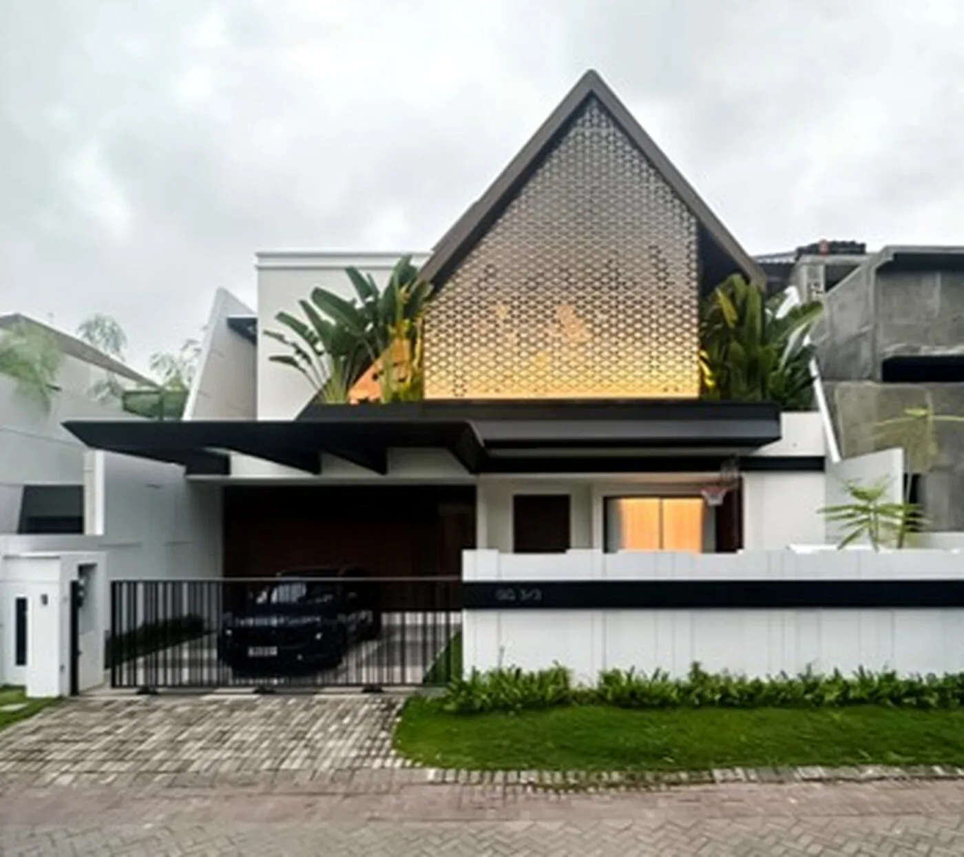 IC House — view 2