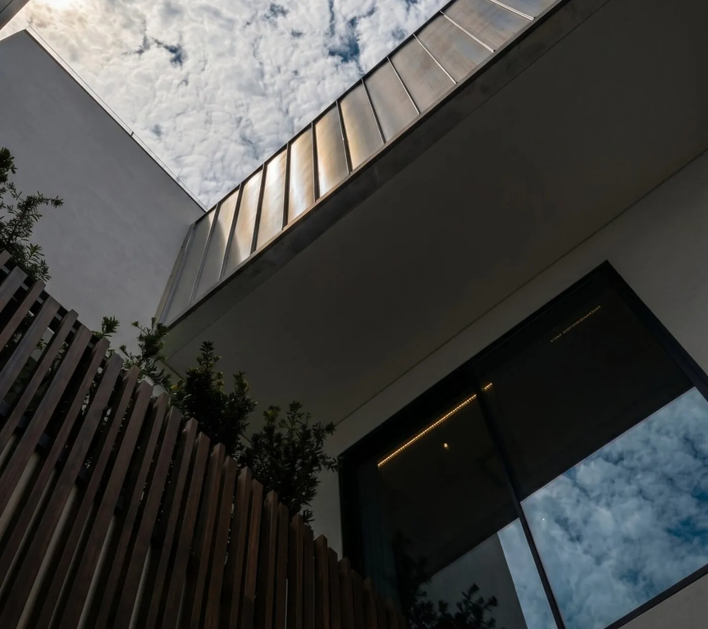 IC House — view 6