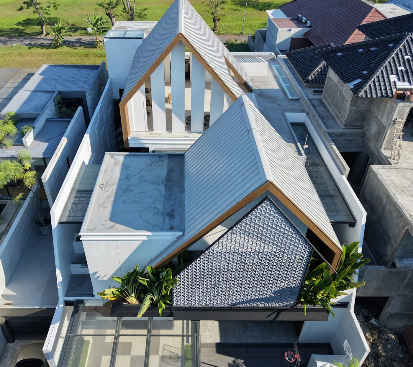 IC House — view 4