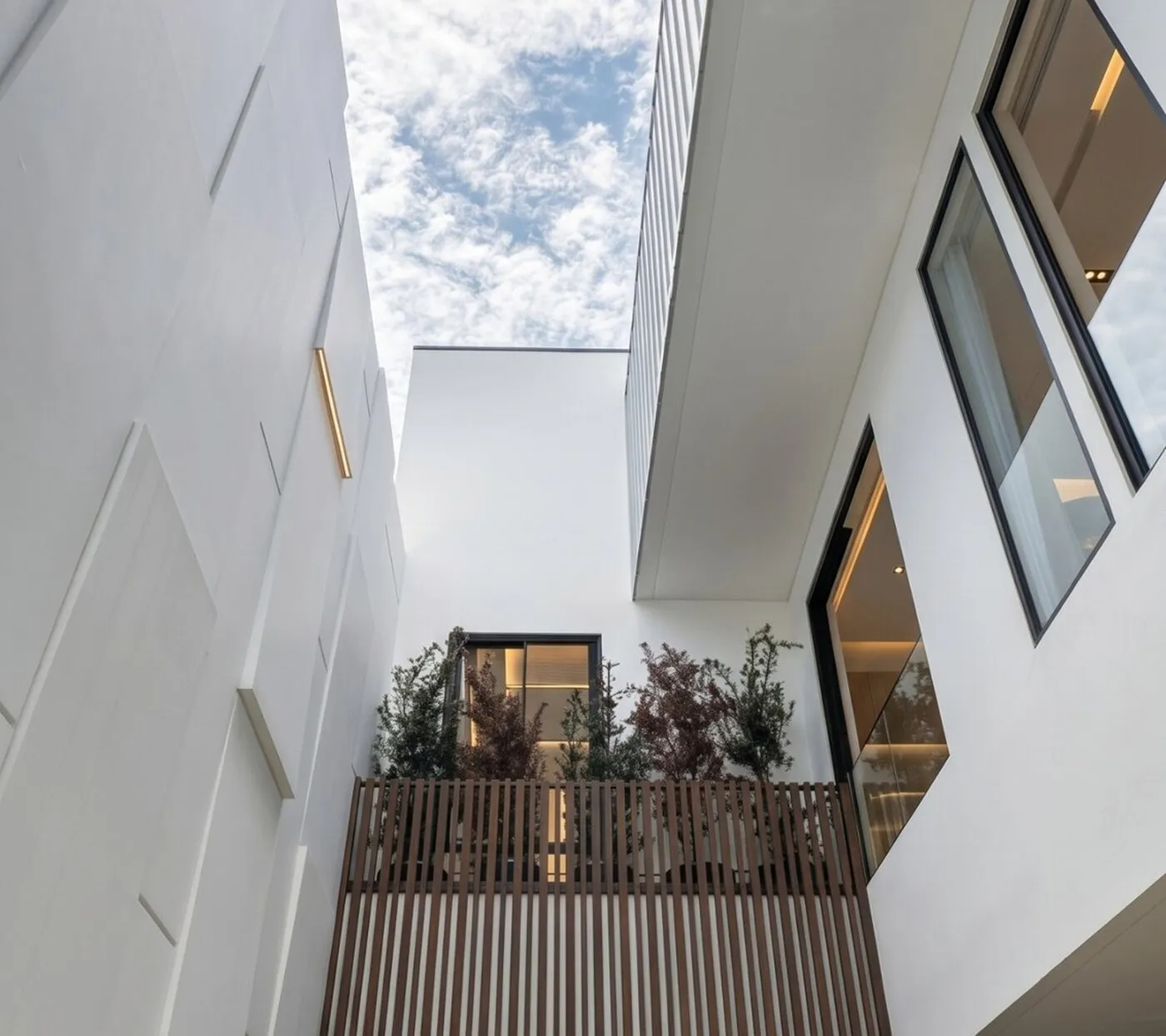 IC House — view 7