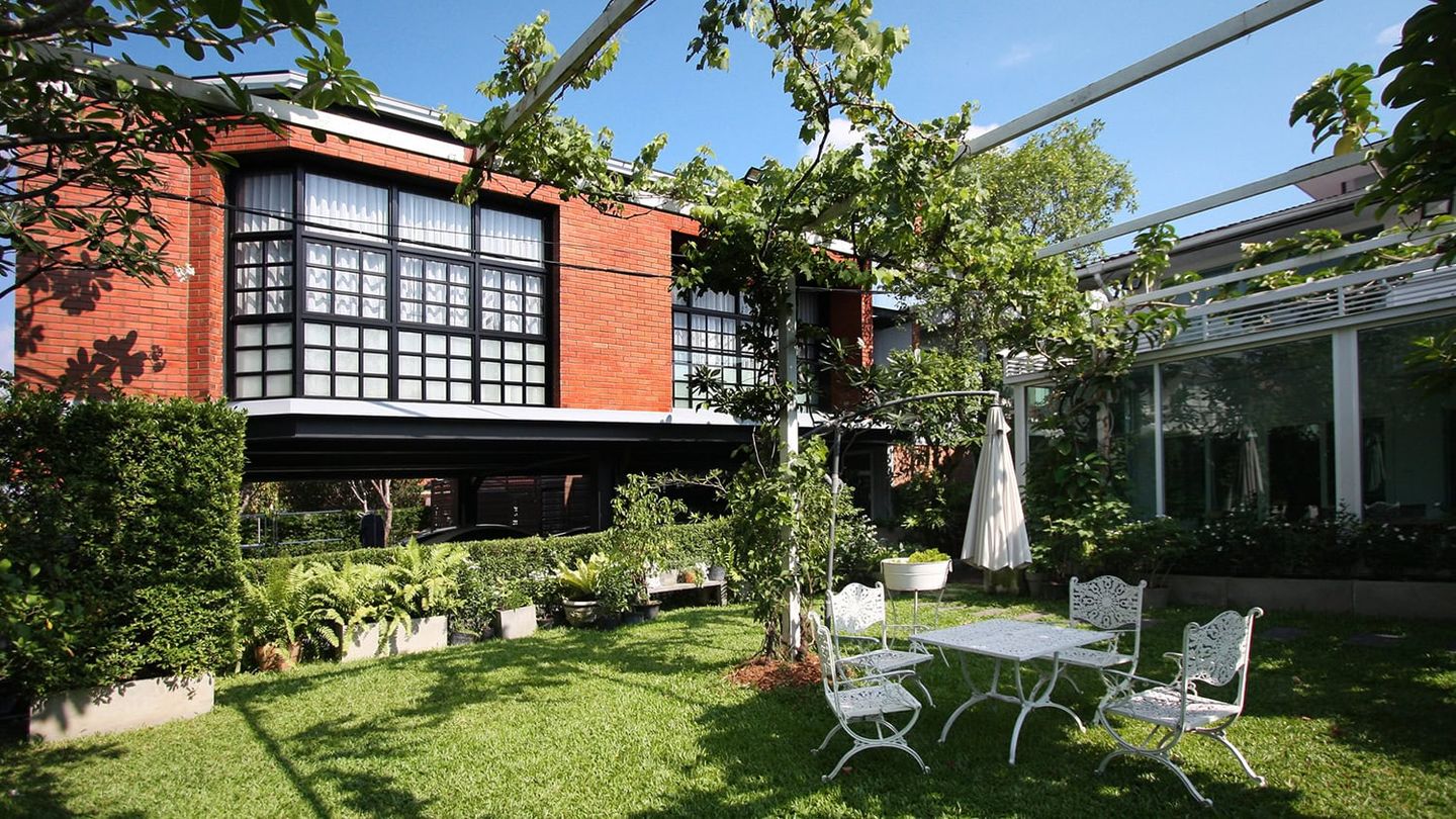 S112 HOUSE