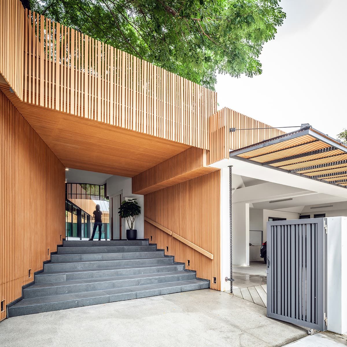 O-TREE HOUSE