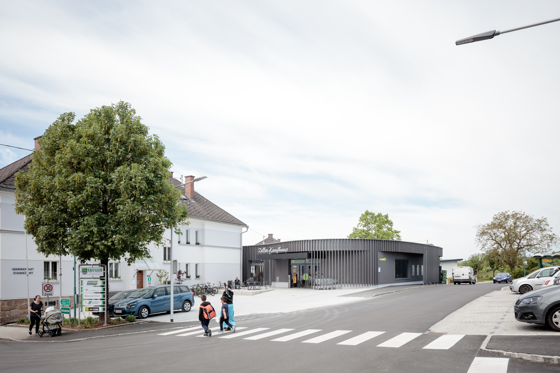 NAHVERSORGER UND AMTSGEBÄUDE KLEINZELL IM MÜHLKREIS