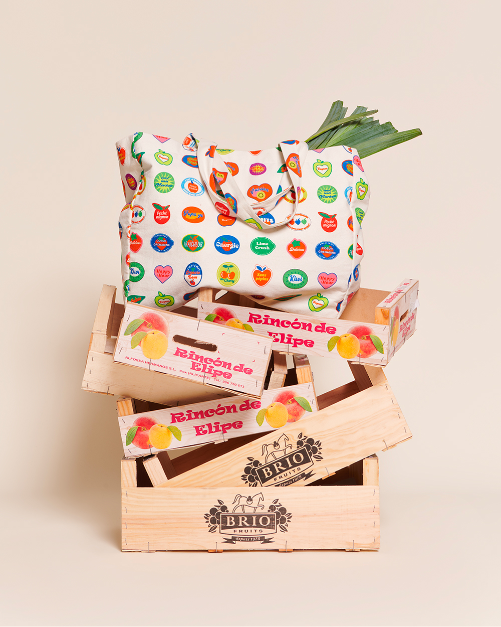 LOOKBOOK MARKET FOOTER X2 DESK