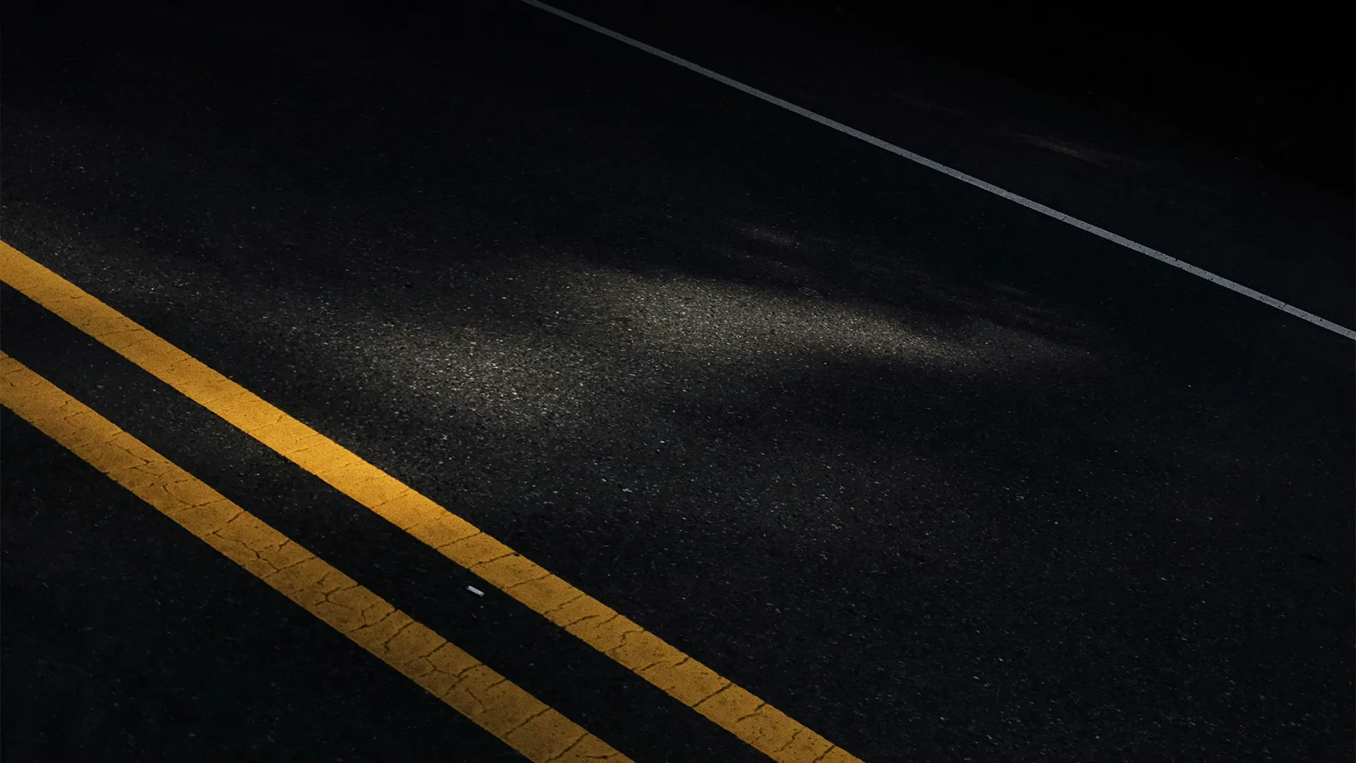 road with yellow strips